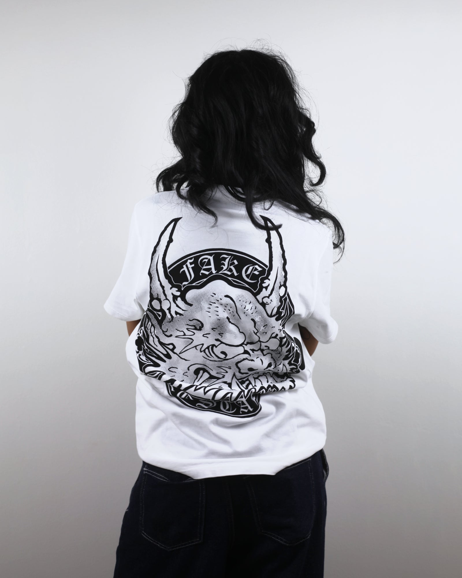 WHITE REGULAR T-SHIRT