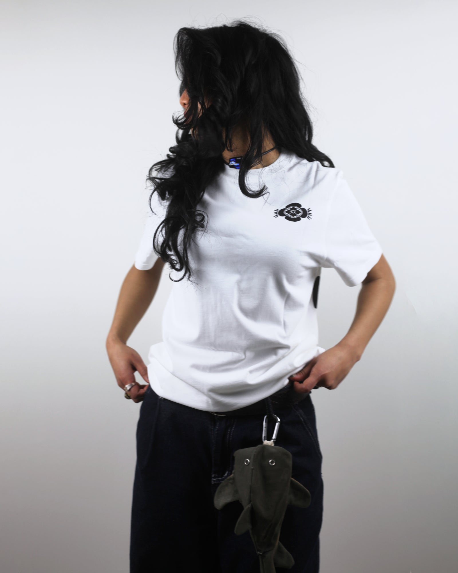 WHITE REGULAR T-SHIRT